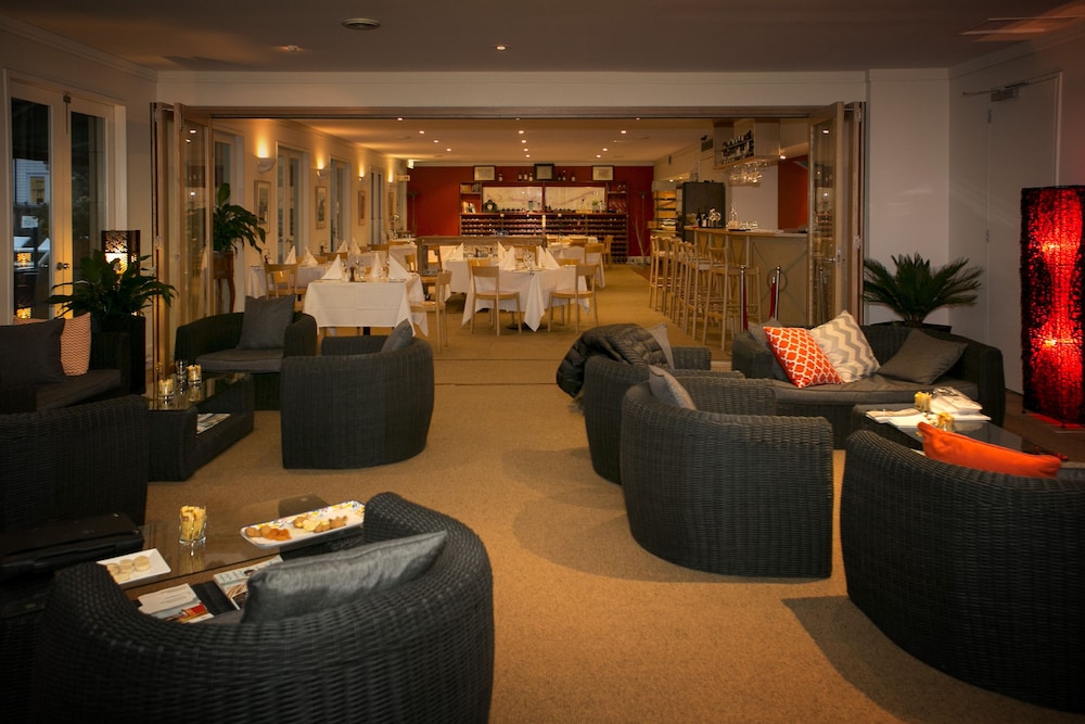 PORTSEA VILLAGE RESORT 48/69