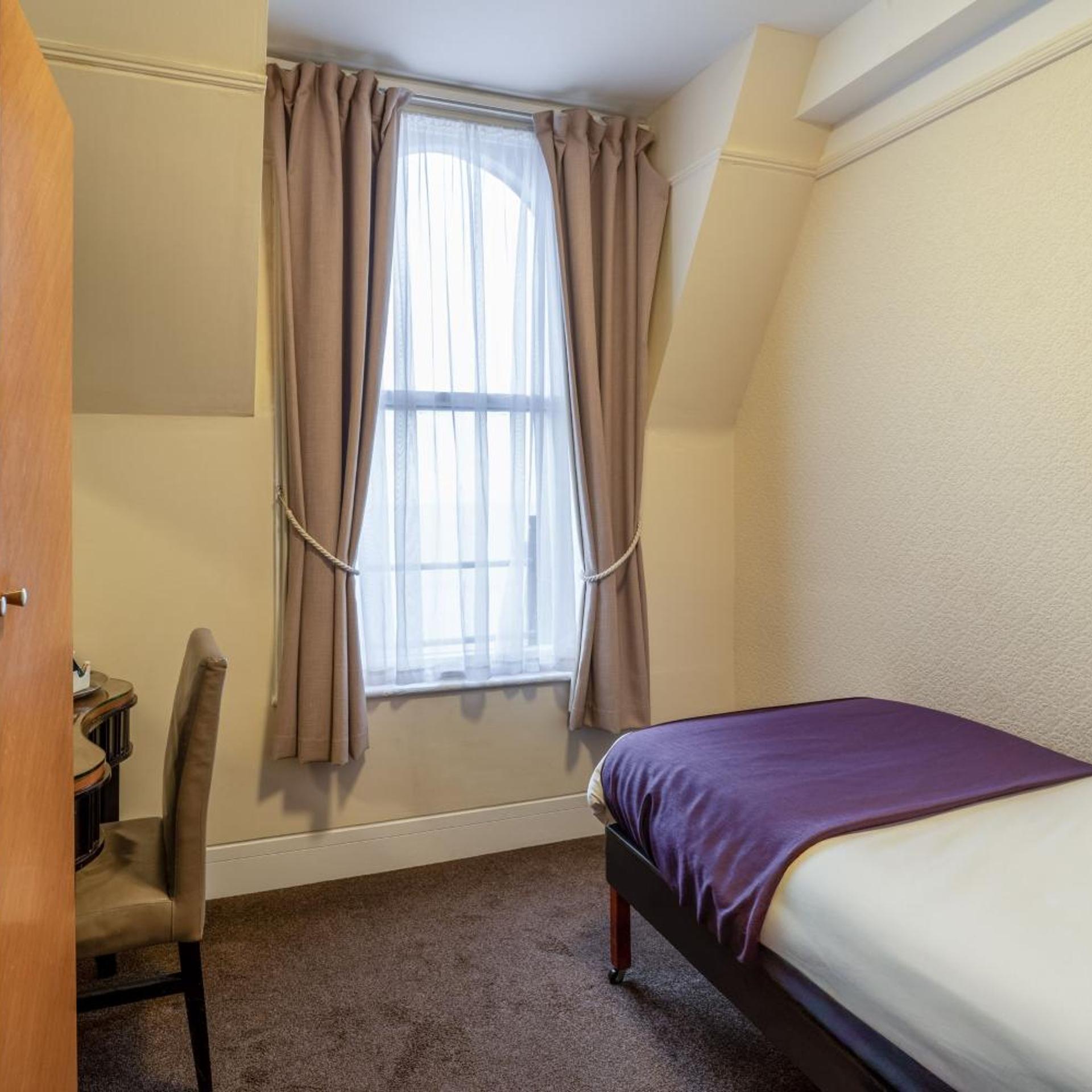 Room, Single