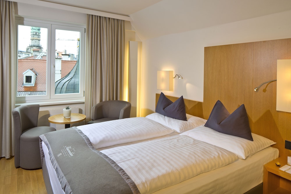 Economy, Queen Bed, Allergy Friendly