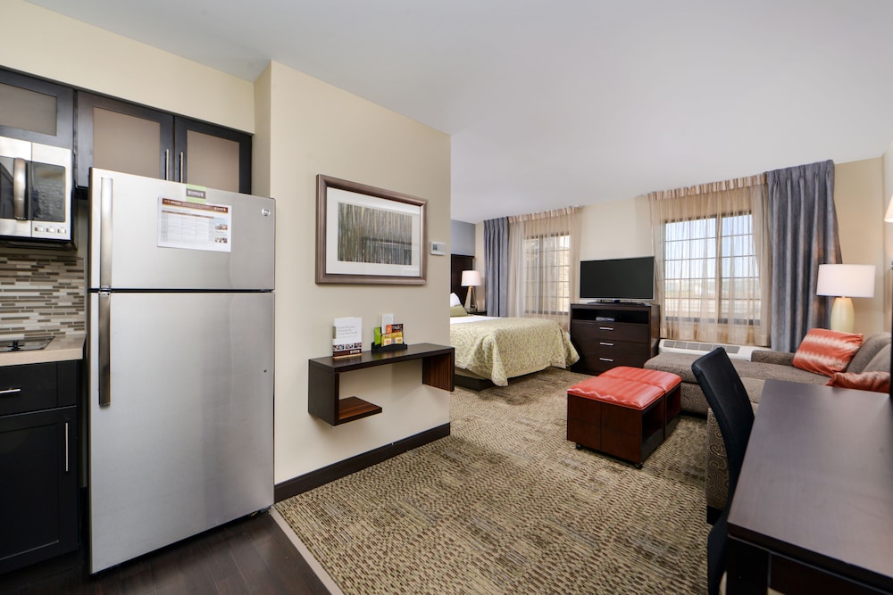 STAYBRIDGE SUITES ROCHESTER COMMERCE DR NW 40/56