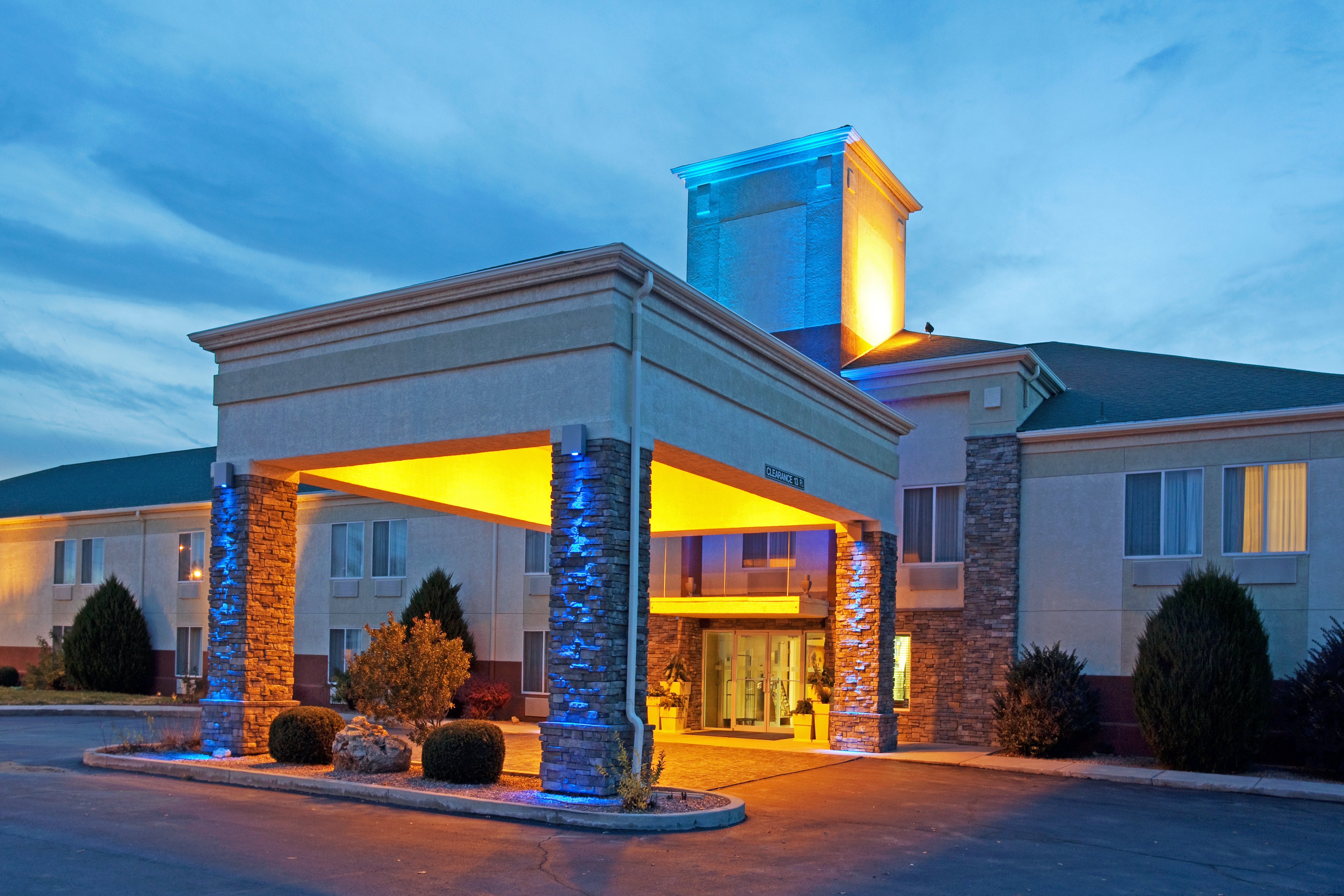 Holiday Inn Express La Junta 9/61