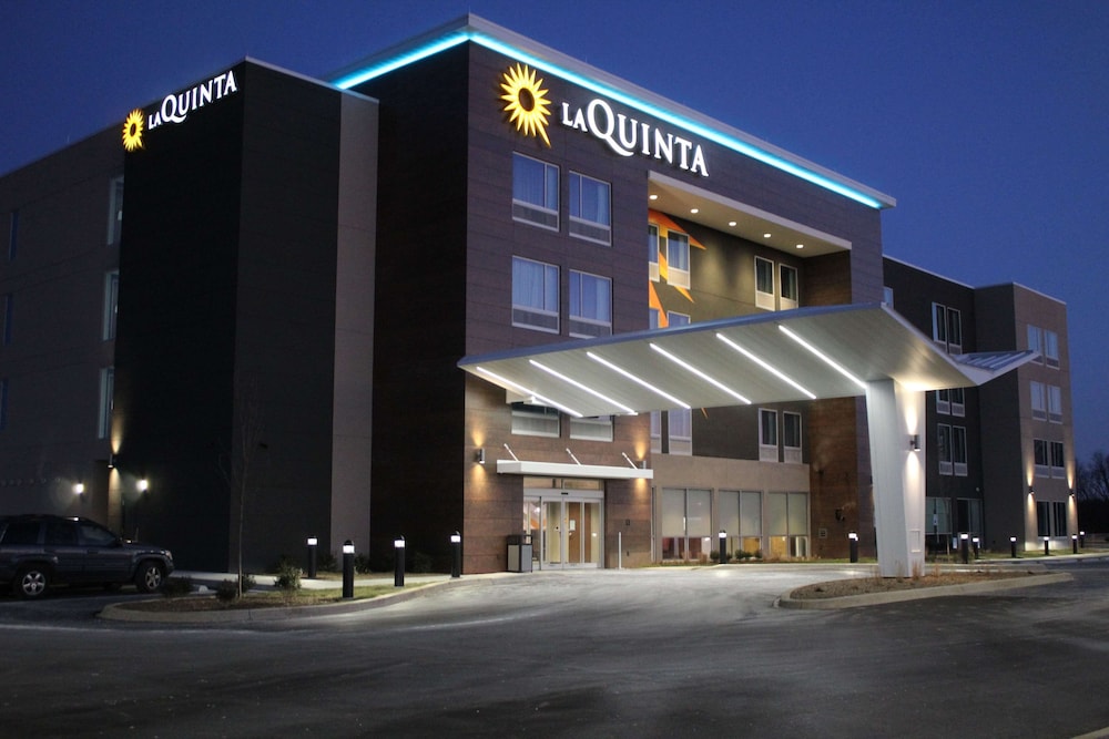 La Quinta Inn & Suites by Wyndham Bardstown 16/19