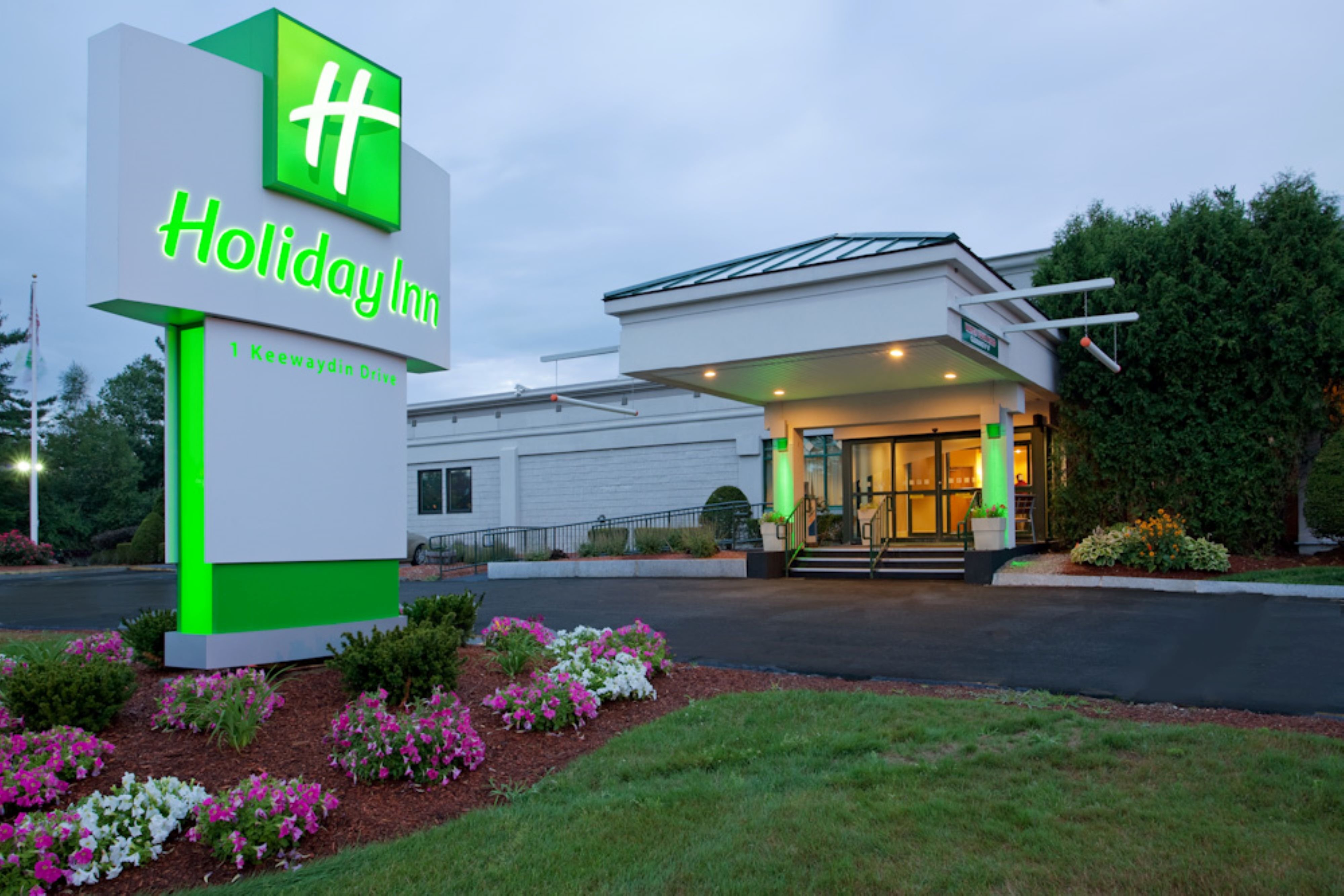 Holiday Inn Salem (I-93 At Exit 2) 4/43