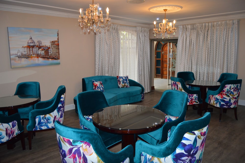 Airport Gardens Boutique Hotel 43/68