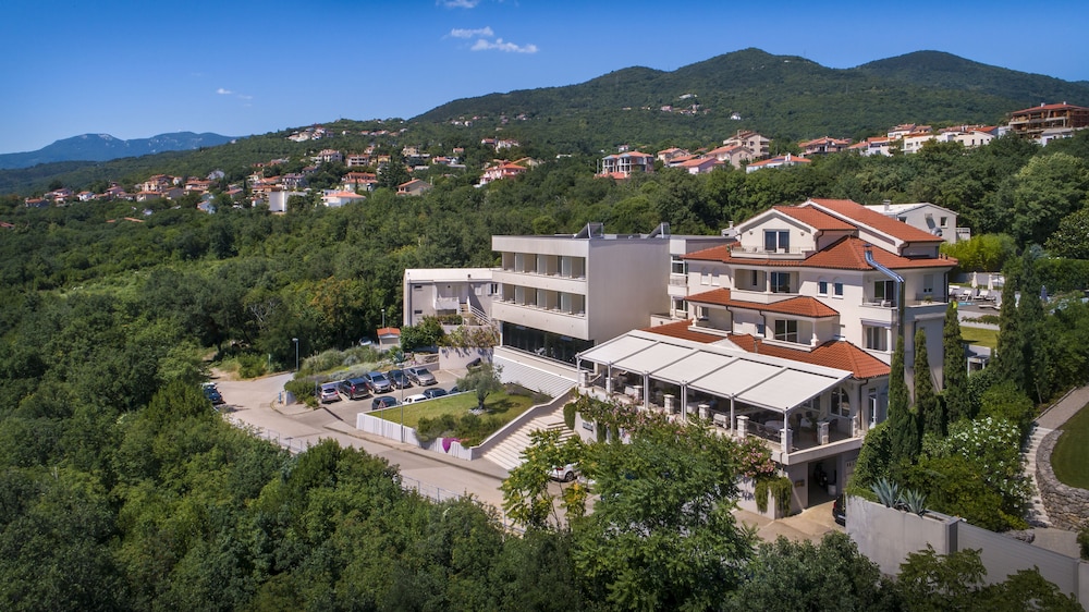 Hotel Laurus 6/82