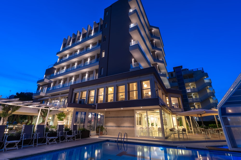 Hotel Majestic 5/66