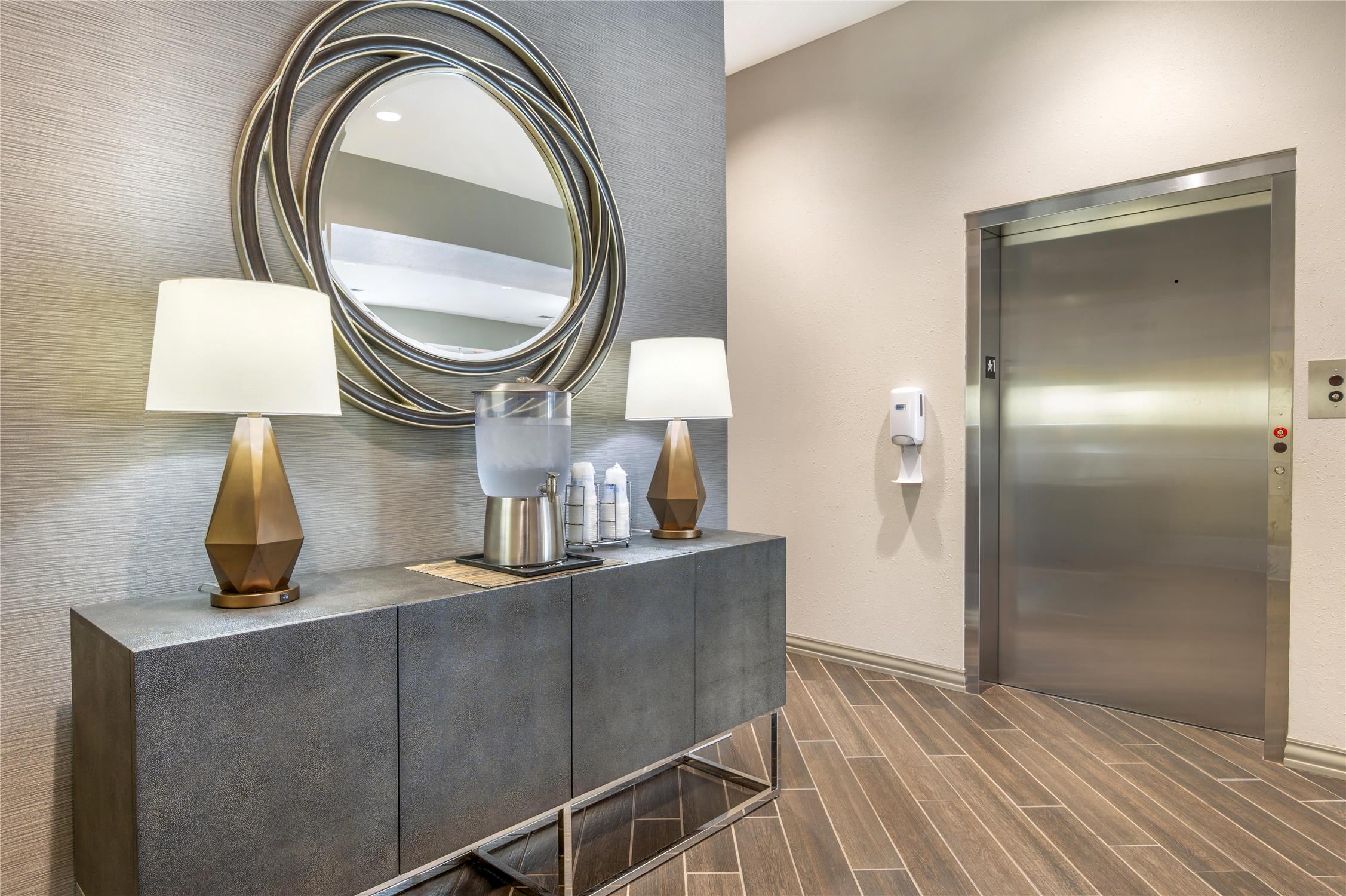 Best Western Plus Parkside Inn & Suites 17/39