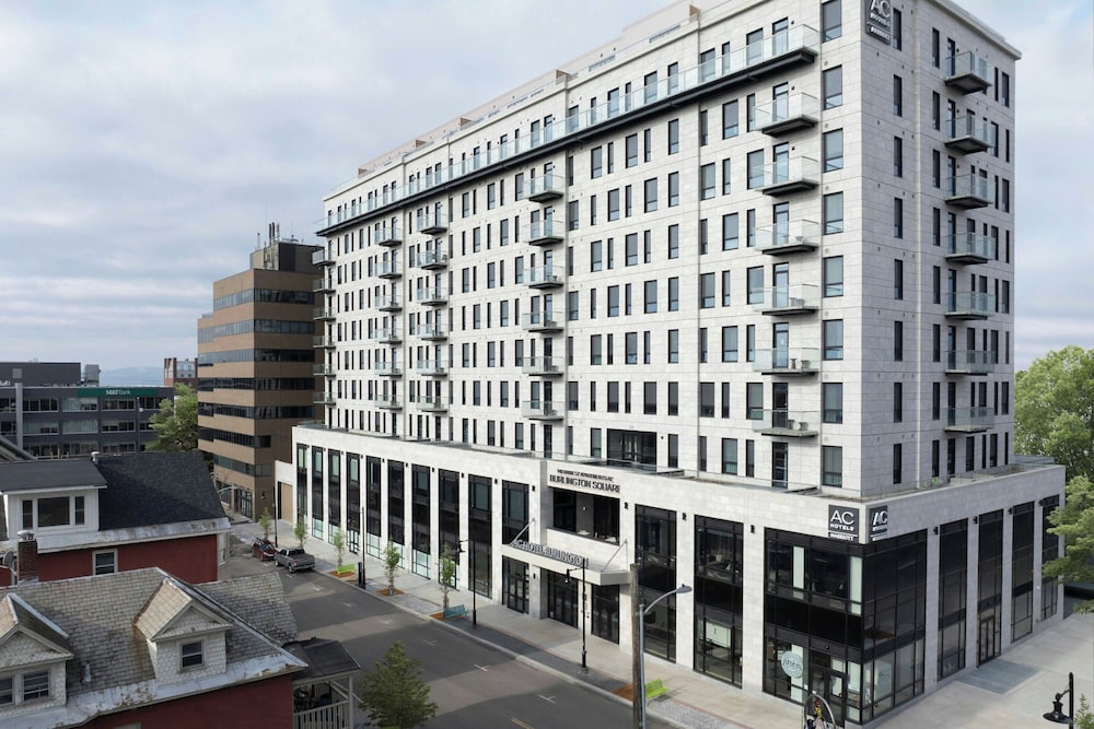 AC Hotel Burlington 2/50