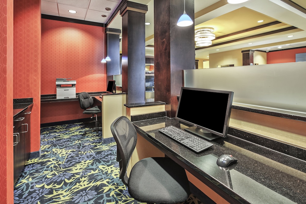 Holiday Inn Express & Suites Dayton South - I-675 33/48