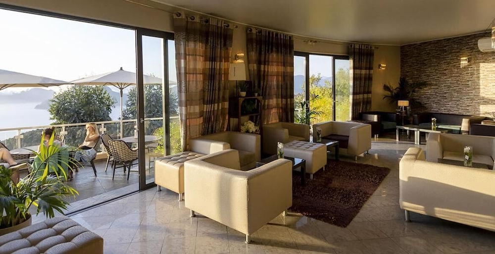 Hotel Capo Rosso 17/37