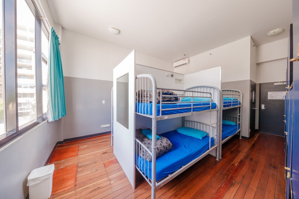 Bunk Backpackers 19/50