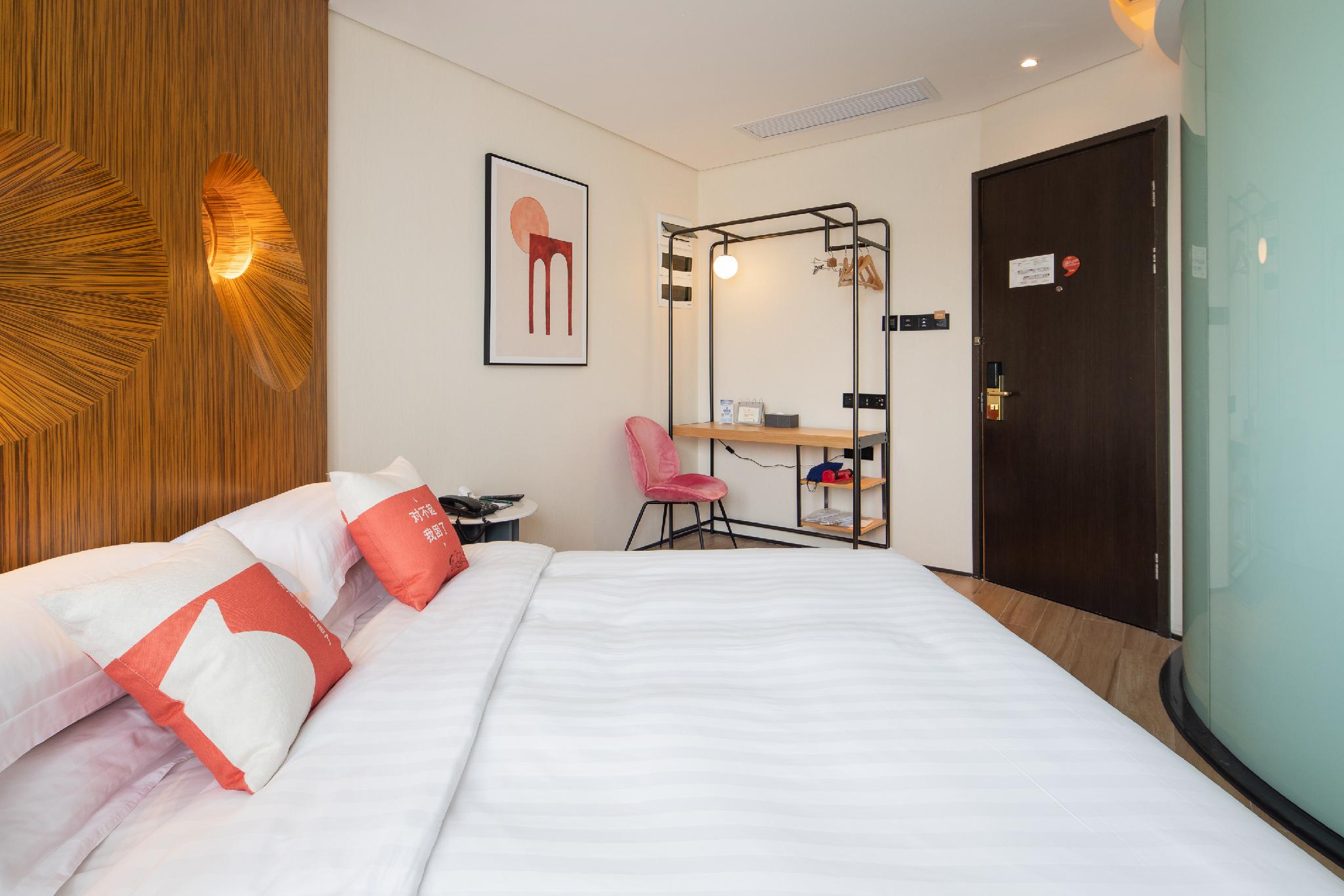 Select, Queen Bed