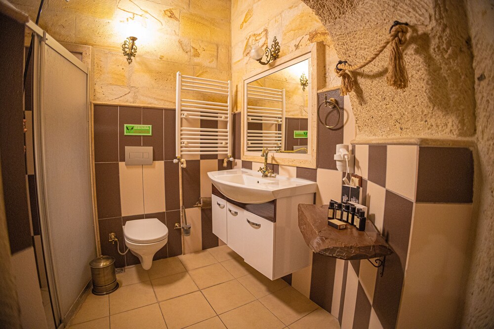 Pietra Cave Suites 45/49