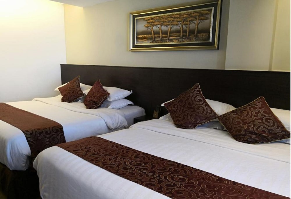 J SUITES HOTEL 11/47