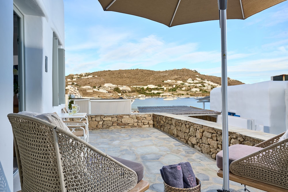 Adorno Beach Hotel and Suites 50/76