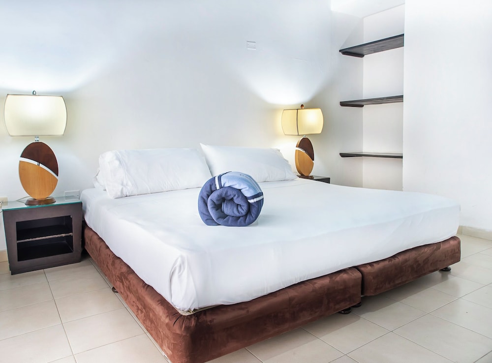 SANTORINI VILLAS 5/25
