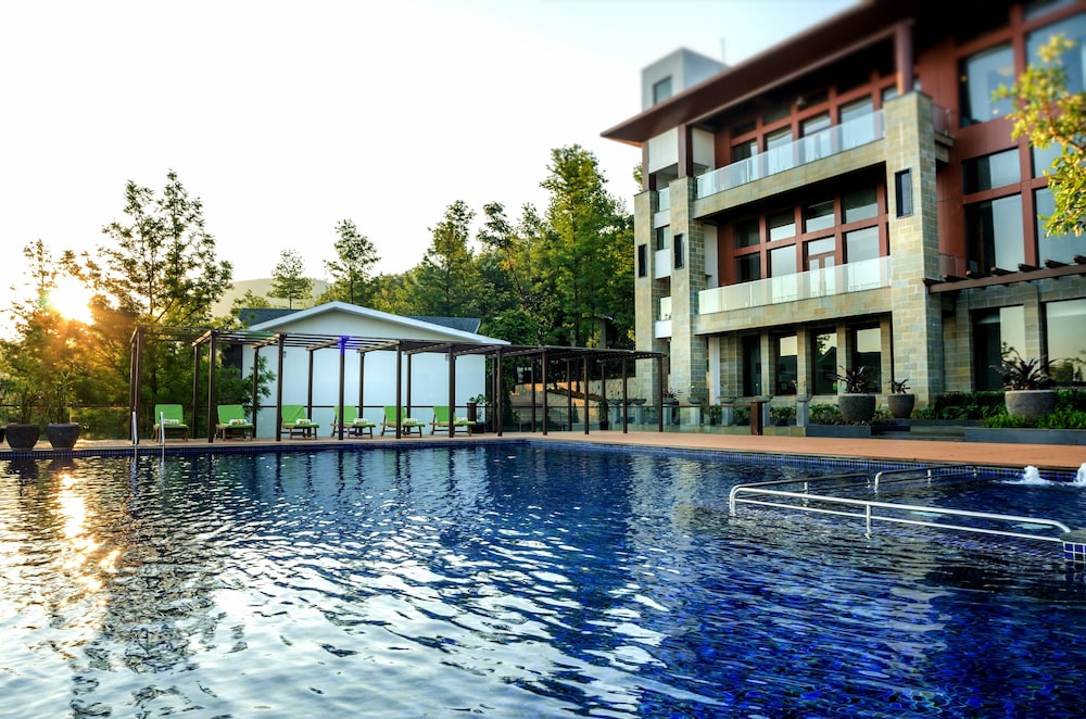 Trivik Chikmagalur 4/50
