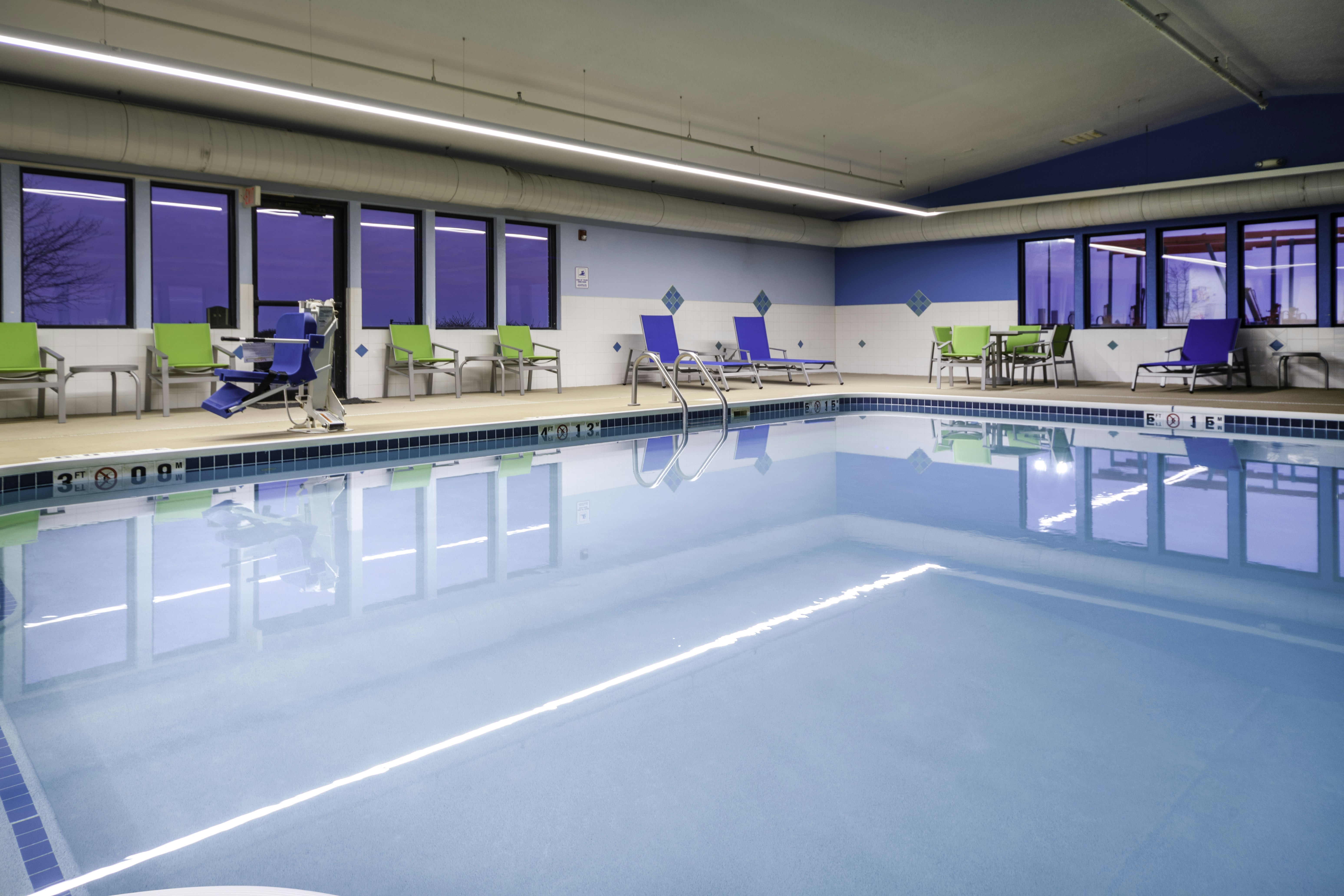 HOLIDAY INN EXPRESS ROCHELLE 33/71