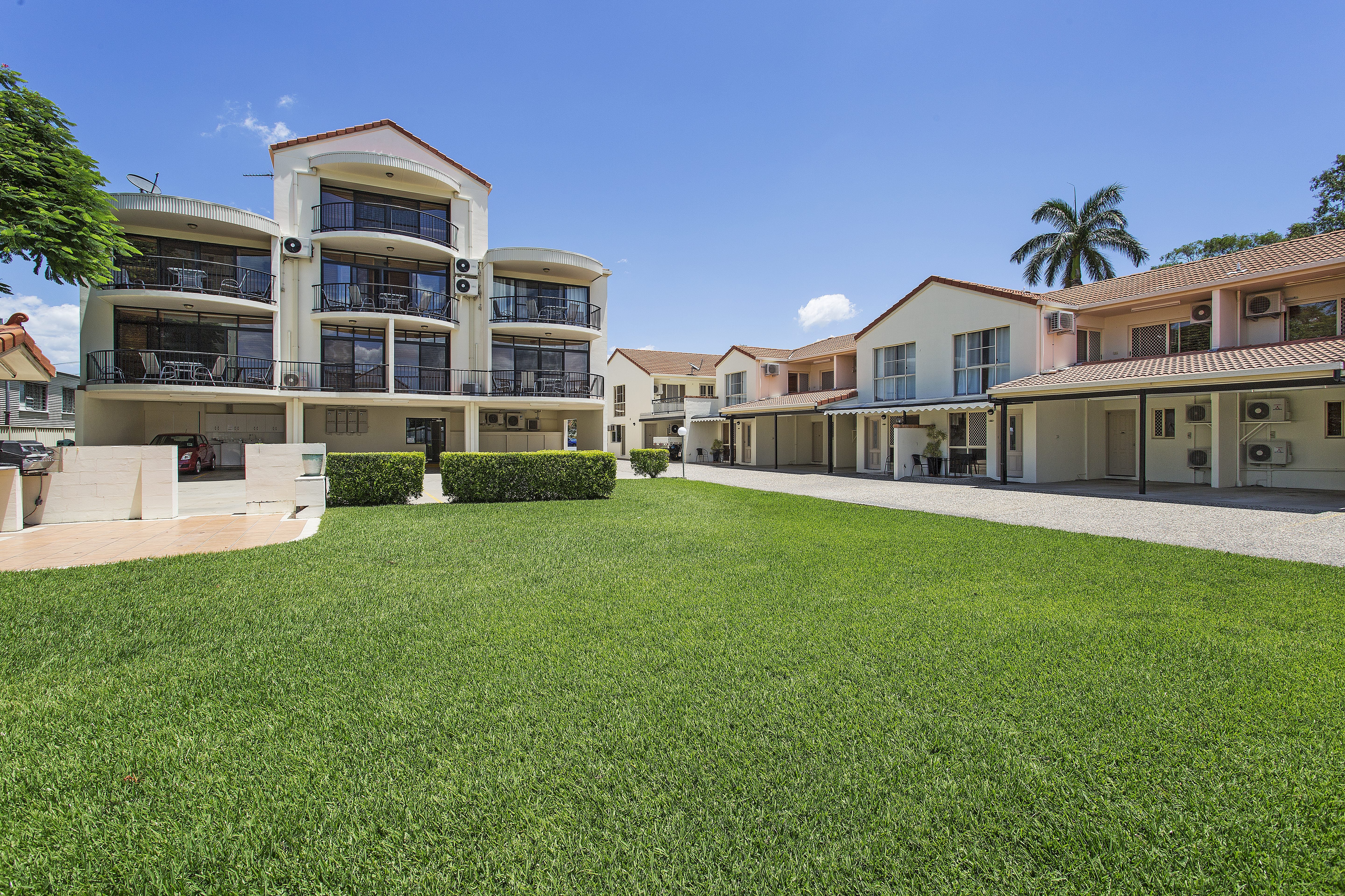 City Ville Luxury Apartments And Motel 18/20