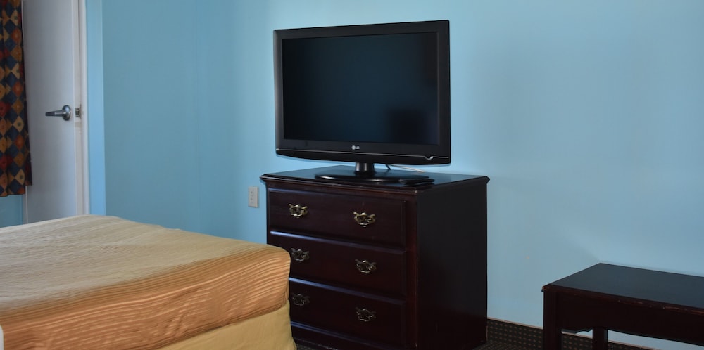Guest Cottage & Suites 51/60