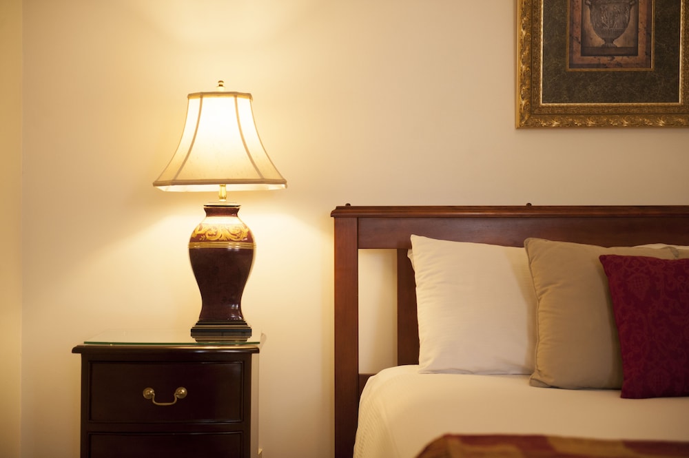 Cobb & Co Court Boutique Hotel 21/29