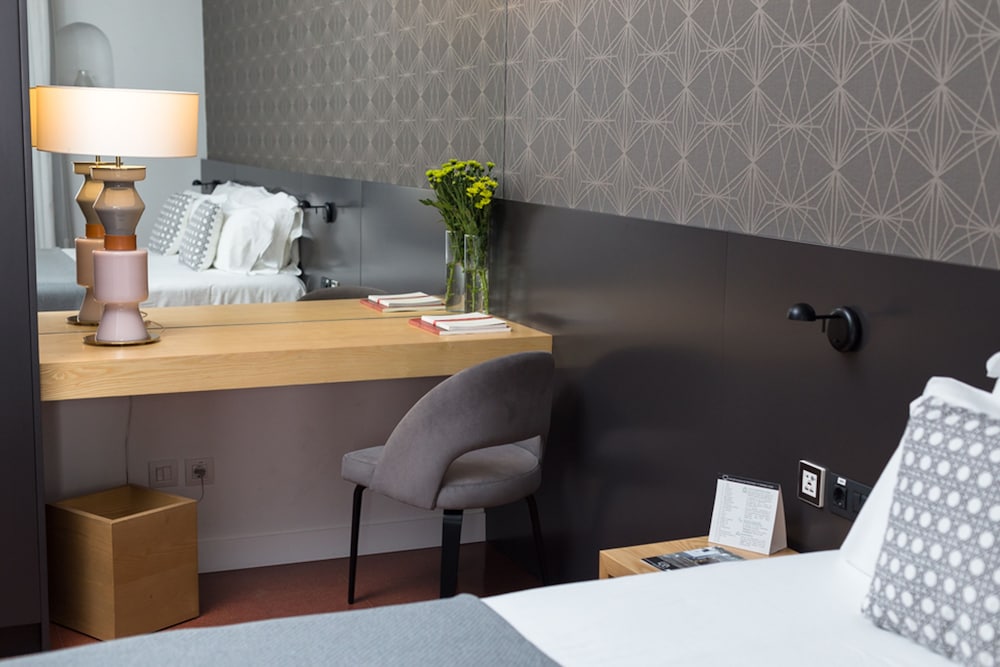 Suites 1478 44/50