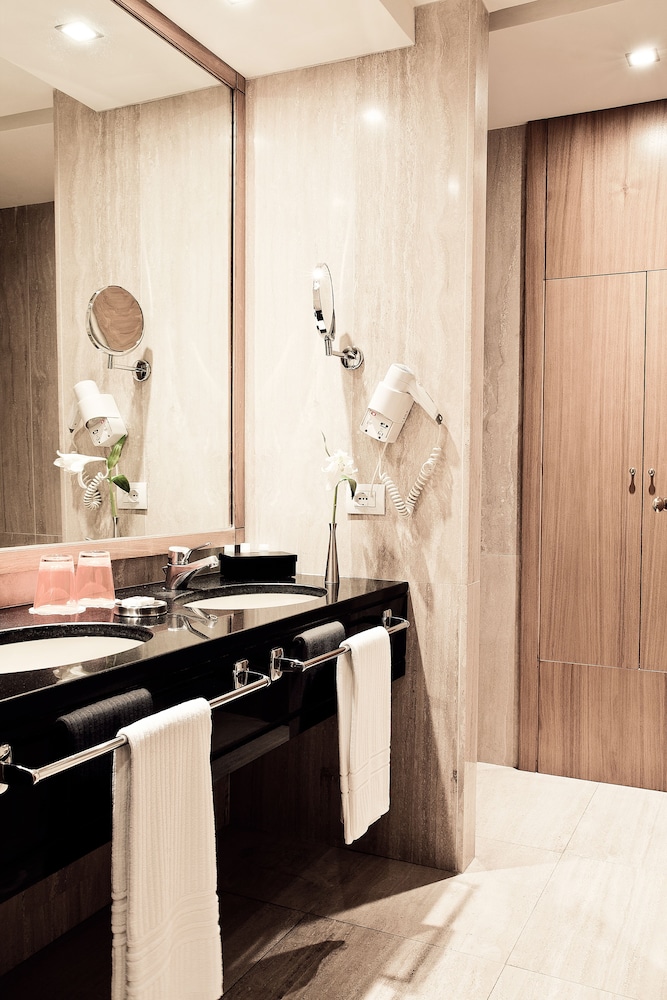 Isa Hotel 17/58
