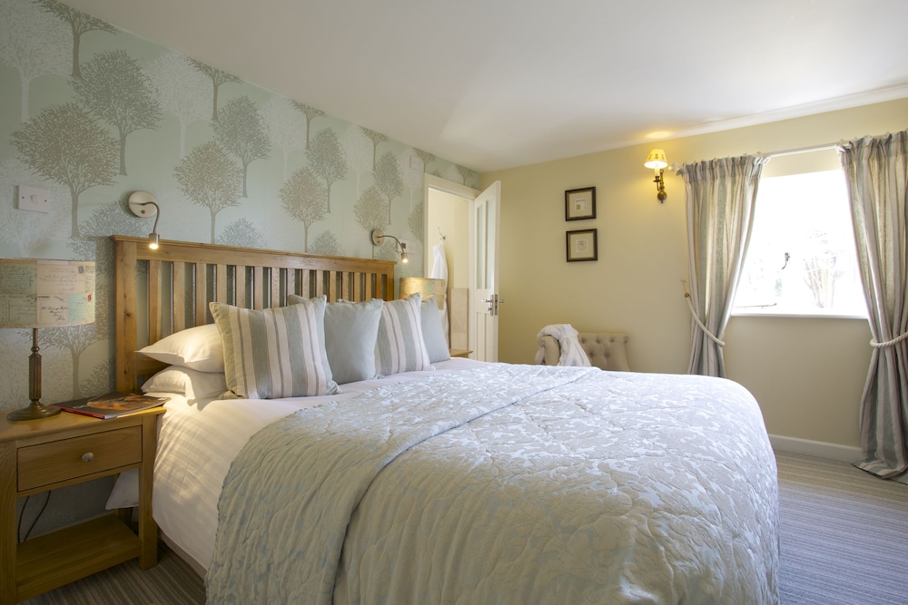 The Royal Oak Inn 8/50