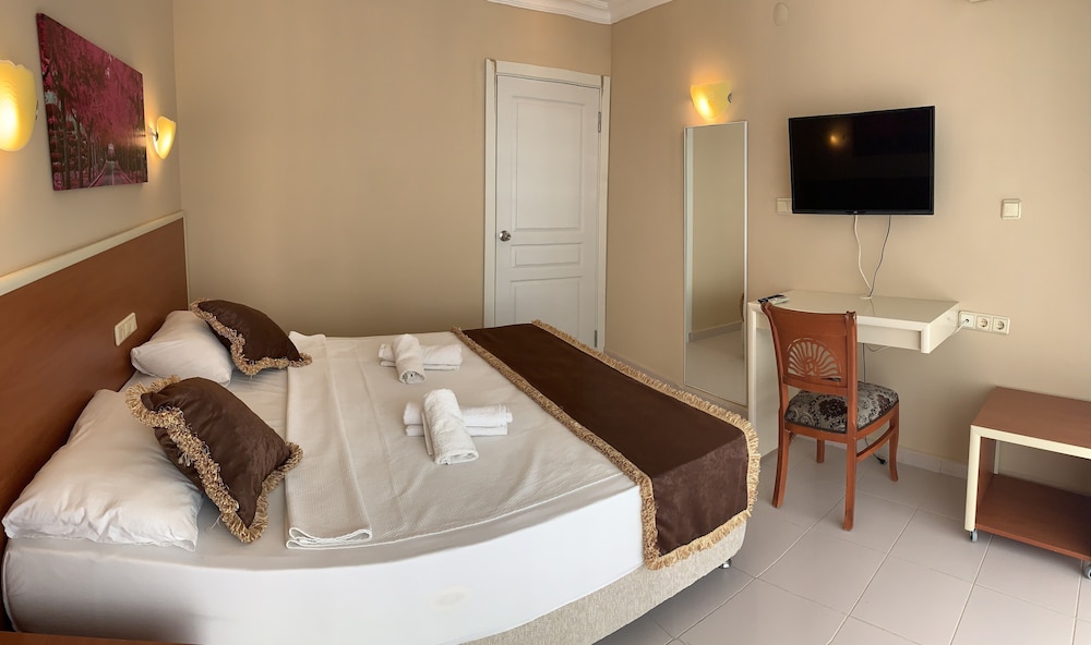 Hare Hotel 5/47