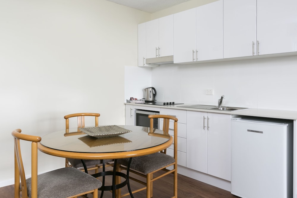 The Summit Apartments 58/67
