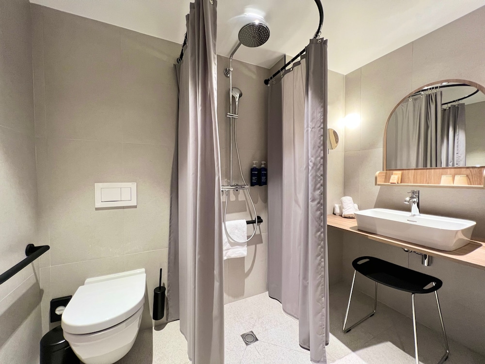 Hotel Emeria Dinard Thalasso and Spa 75/76