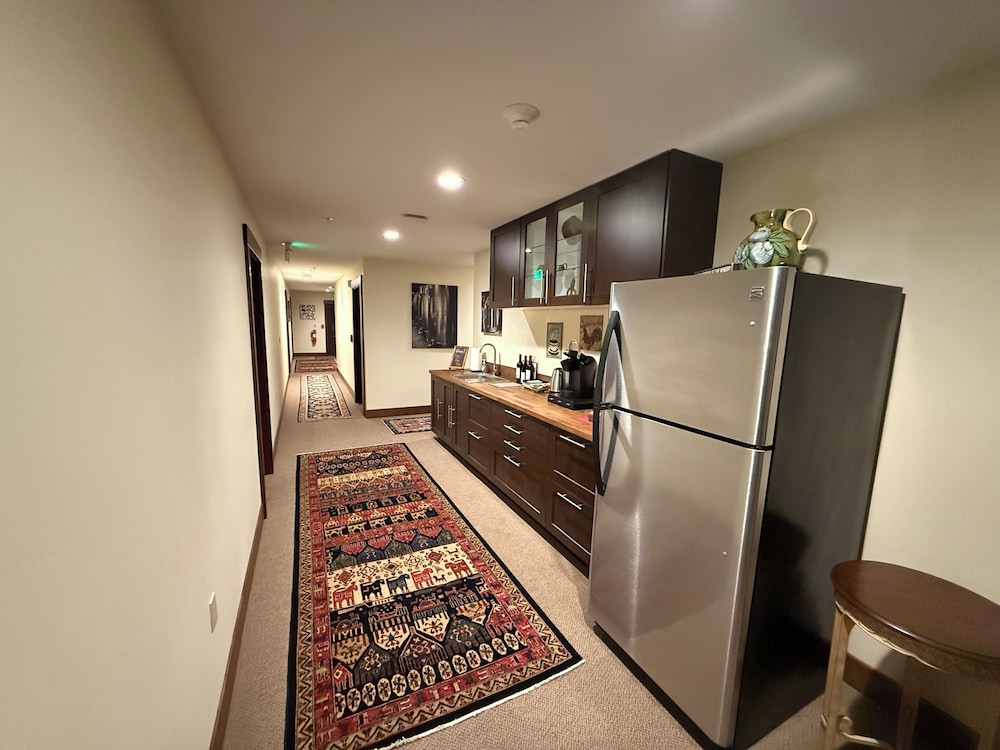 Comforts of Whidbey 4/34