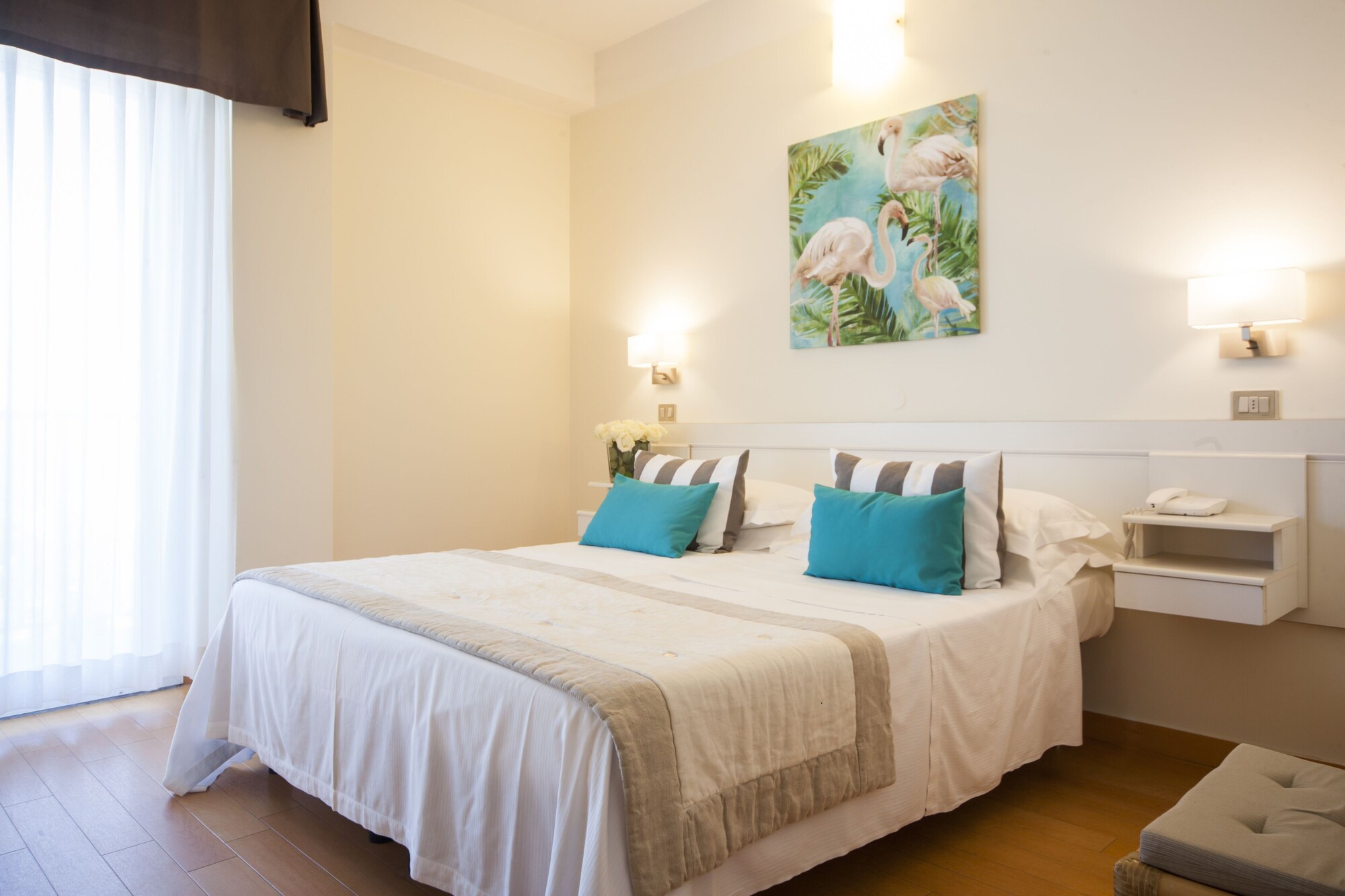 CLASSIC, DOUBLE OR TWIN BED, PARTIAL SEA VIEW