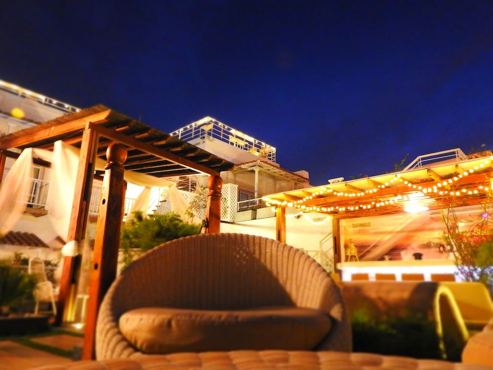HOTEL BOUTIQUE DON PEPE 65/72