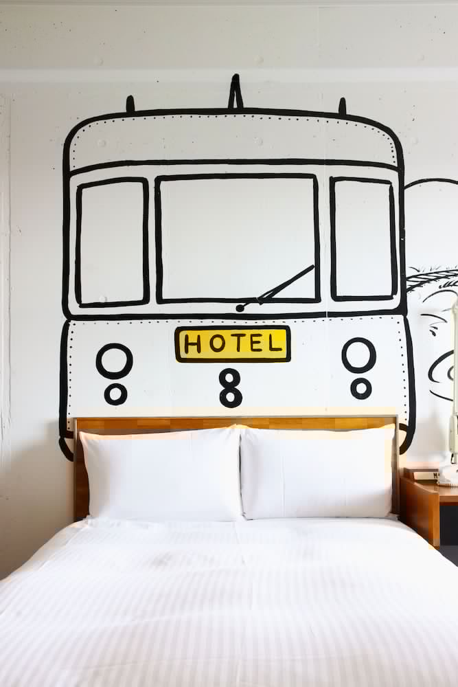 8Hotel 27/63
