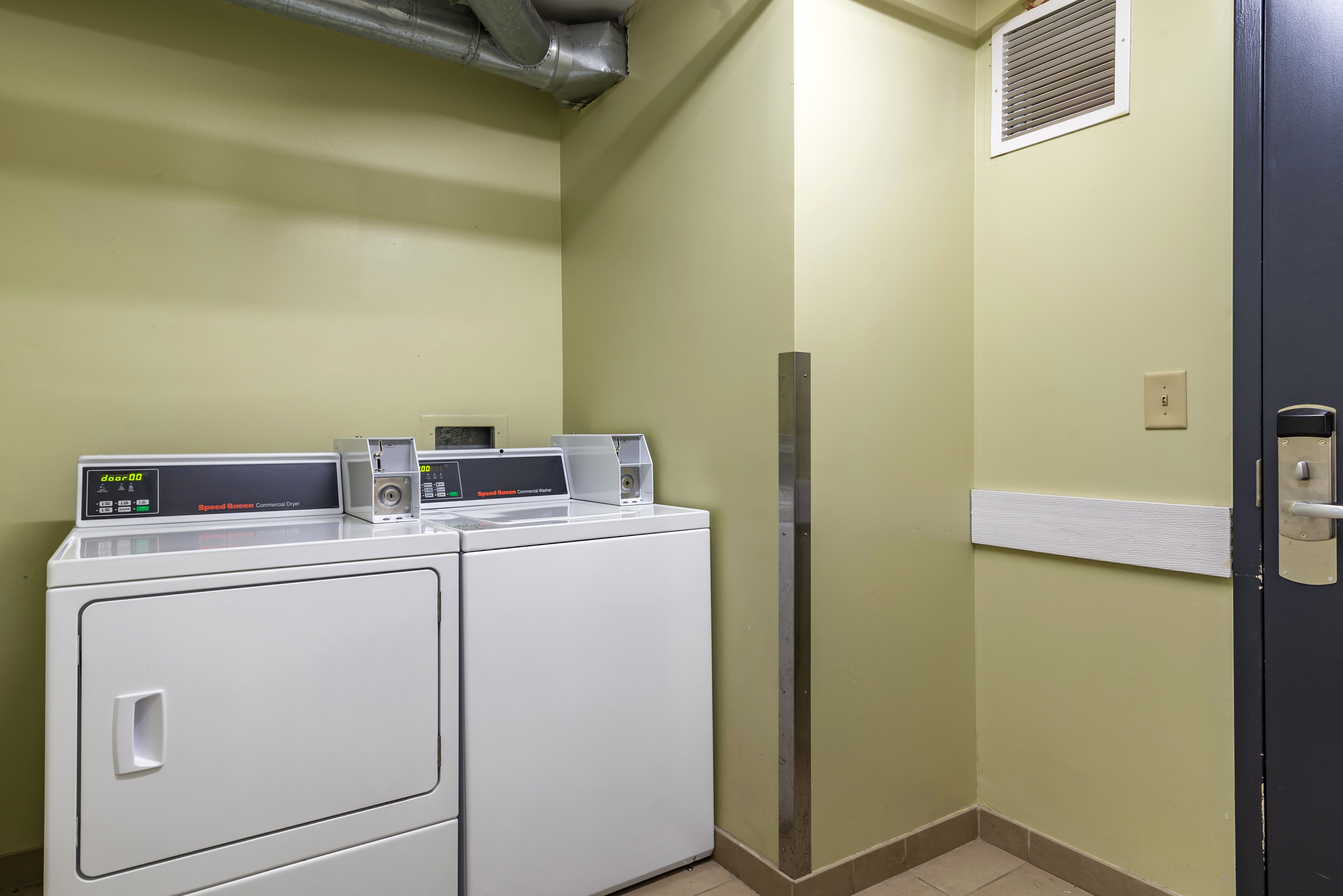 Holiday Inn Atlanta Gas South Arena Area 53/57