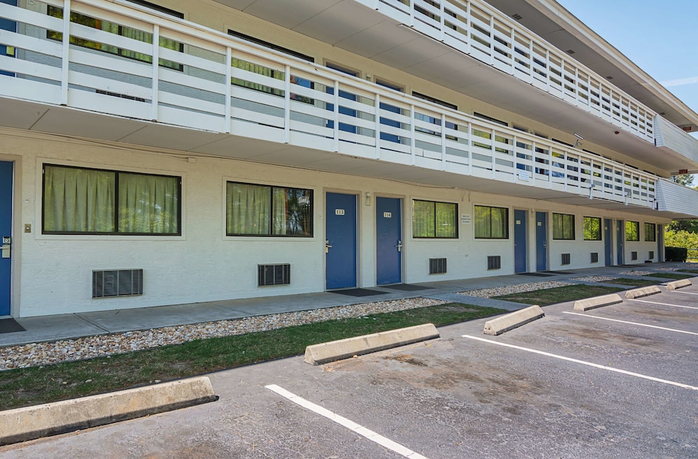 Motel6 Tucker, GA - Atlanta Northeast in Tucker