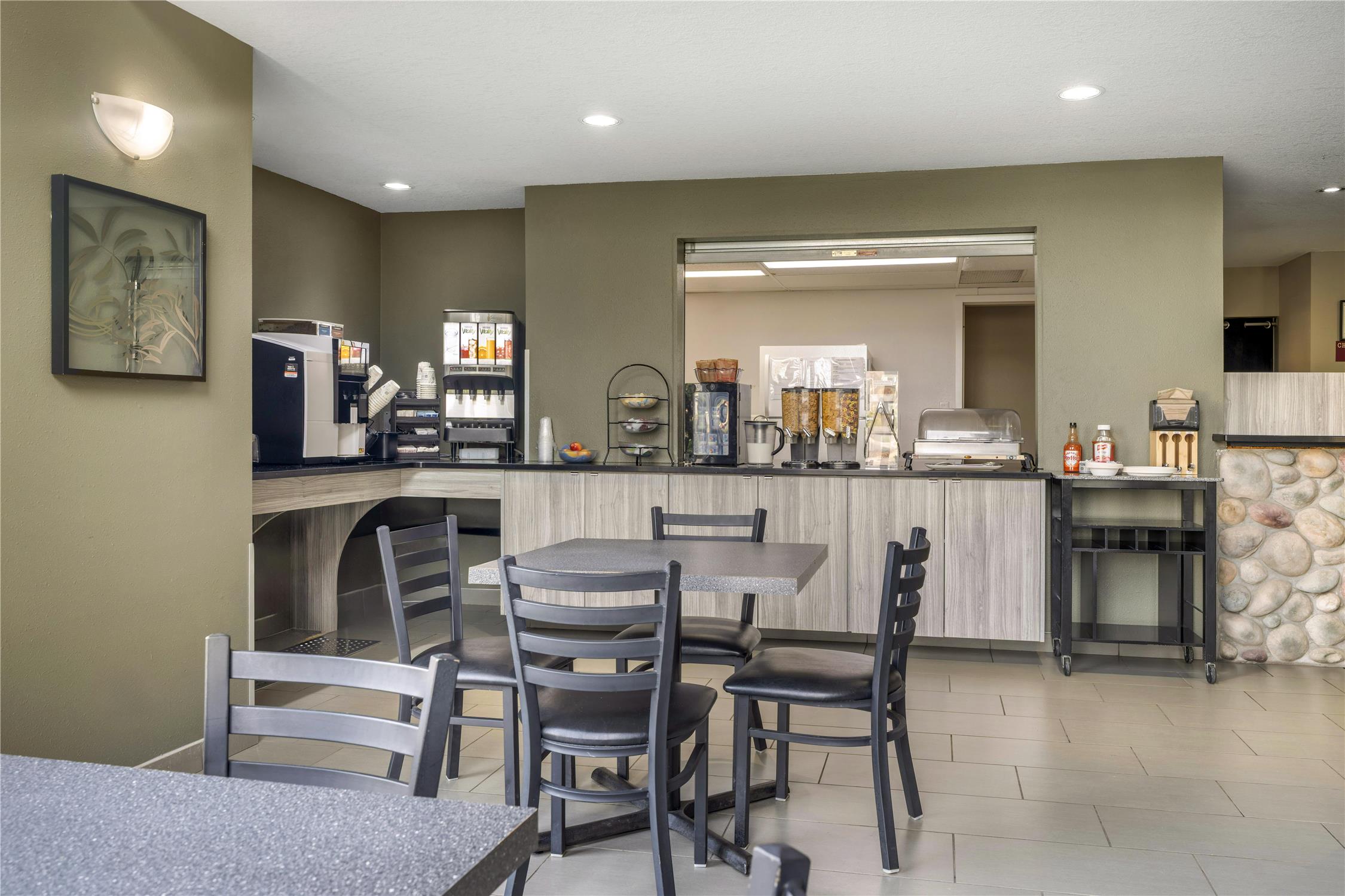 SureStay Plus Hotel By Best Western Lethbridge 13/16