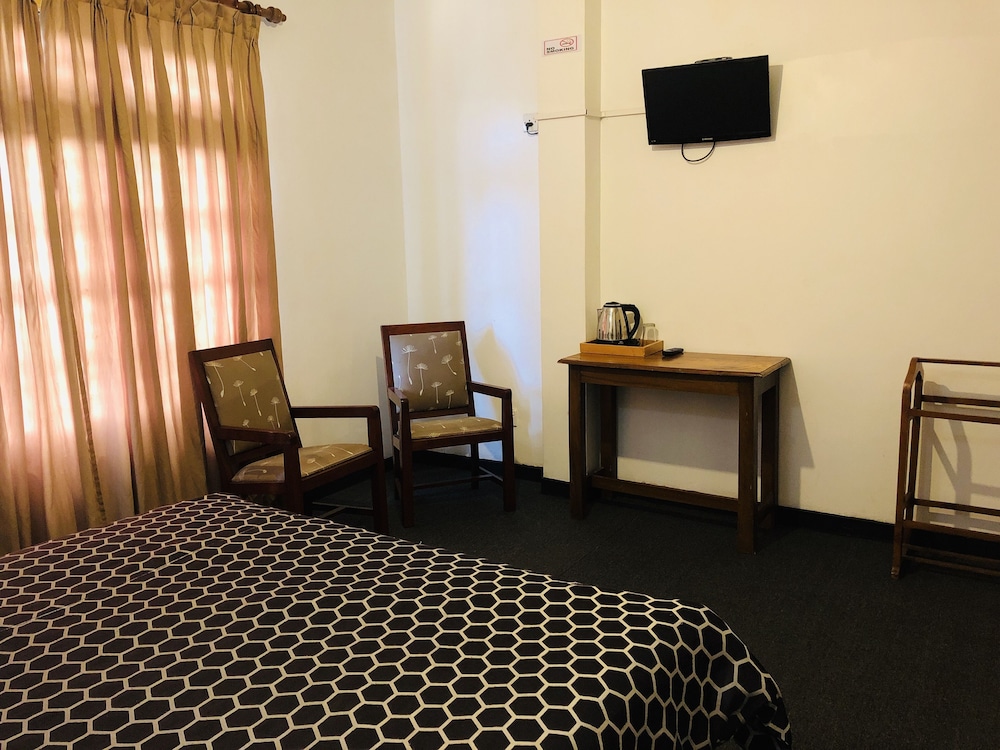 New Royal Mount Hotel 35/50