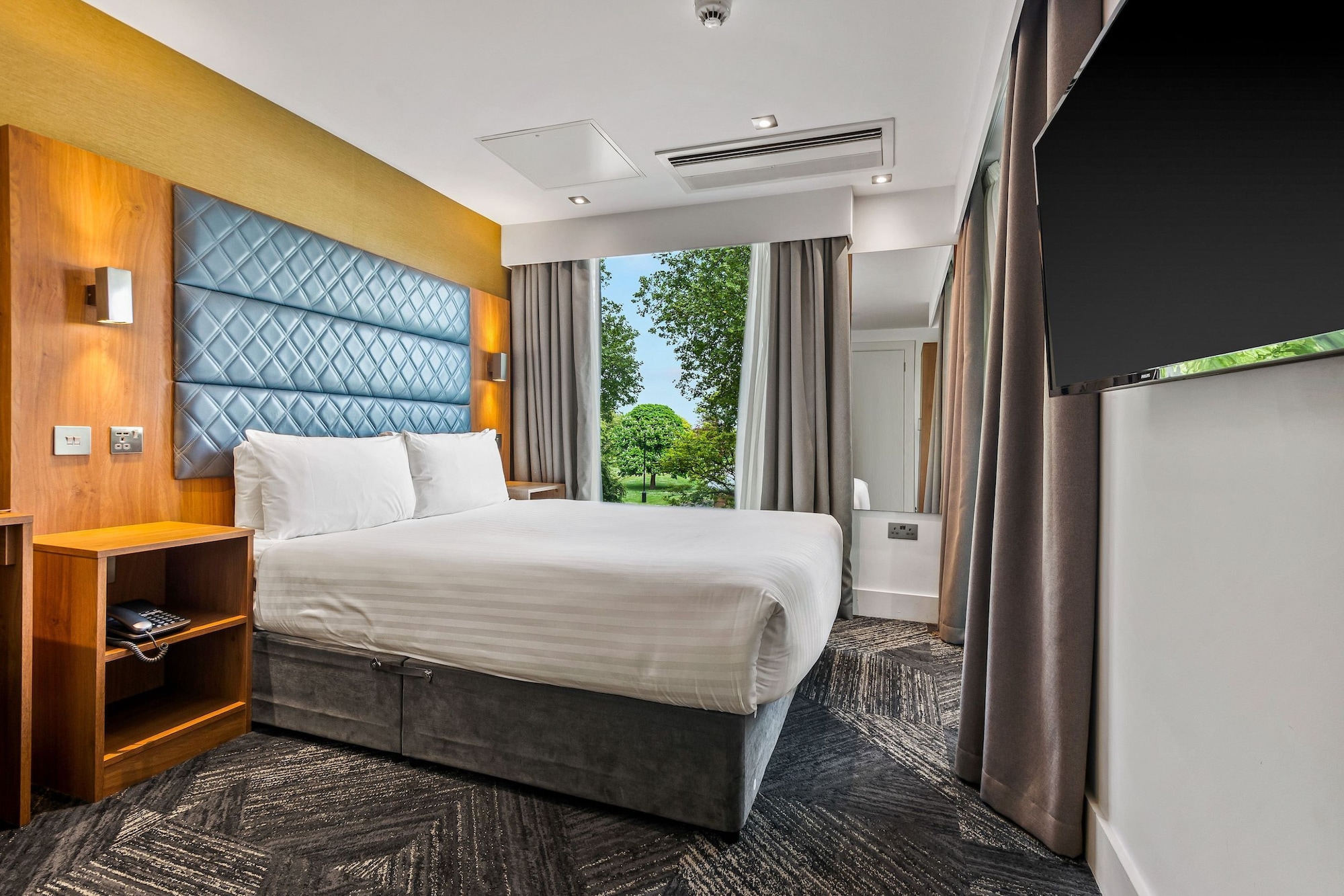 Room at Roomzzz London Stratford, LONDON