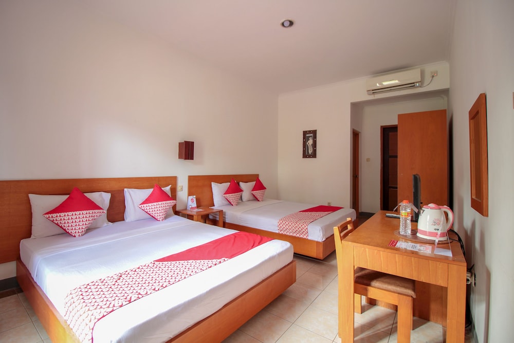 RedDoorz Plus At Hotel Sofia Pangandaran 8/27