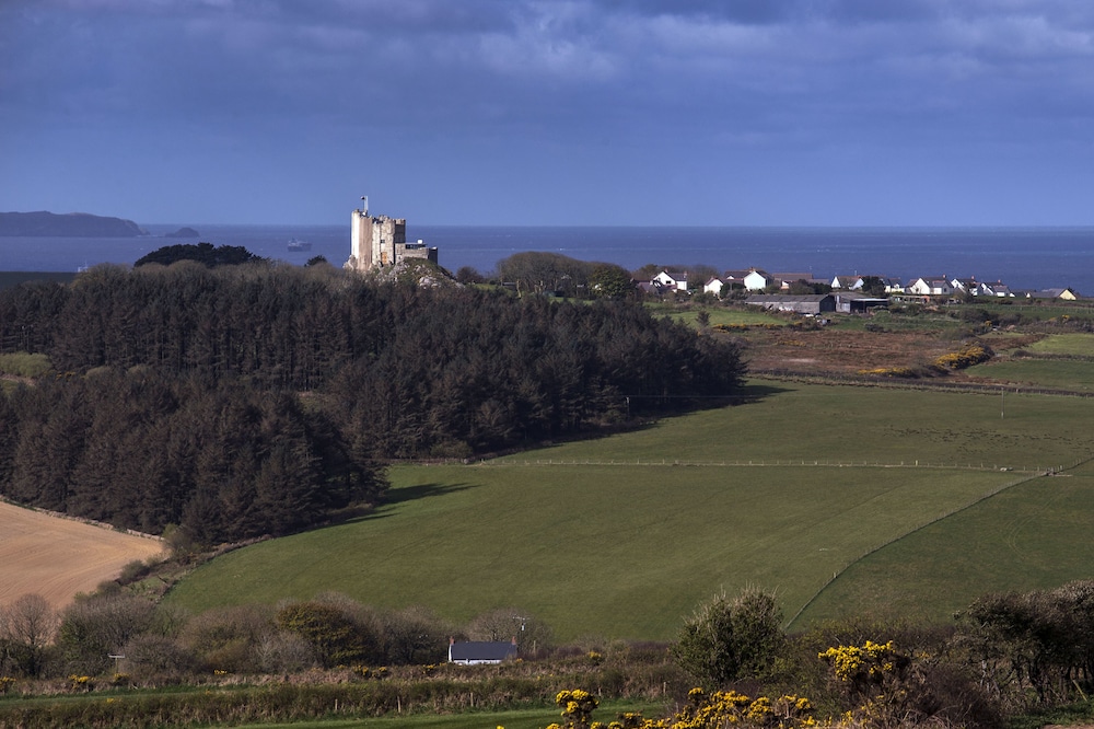 Roch Castle Hotel 15/22