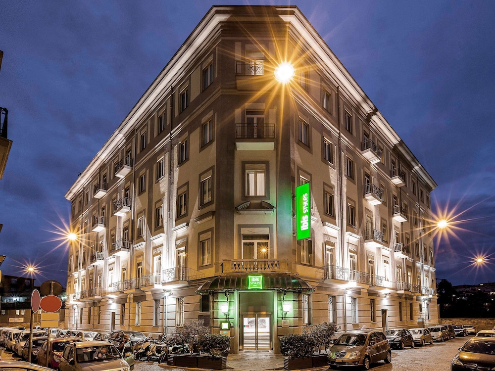 IBIS STYLES NAPOLI GARIBALDI 3/66