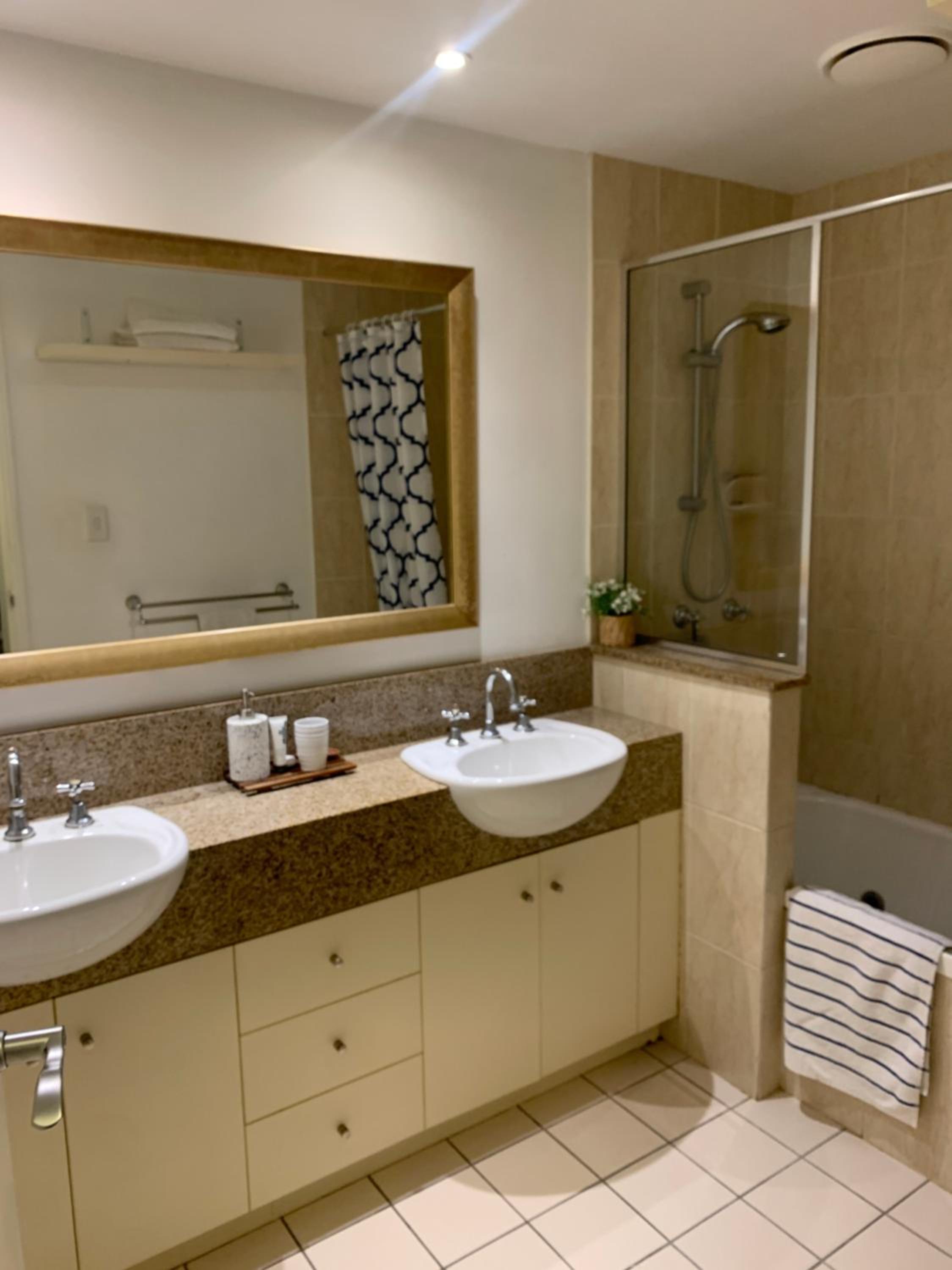 غرفة عائلية بسريرين كوين، Lakes Cairns Resort And Spa 4/5