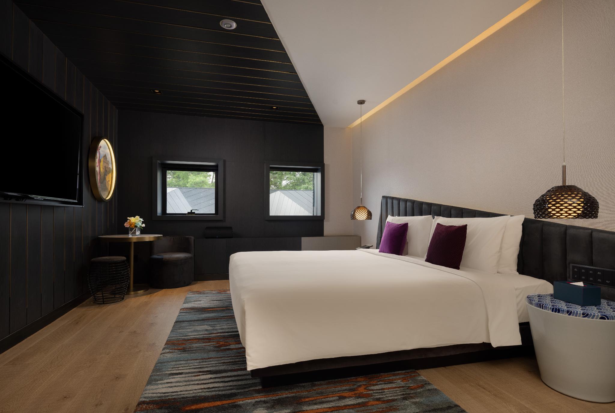 King Bed