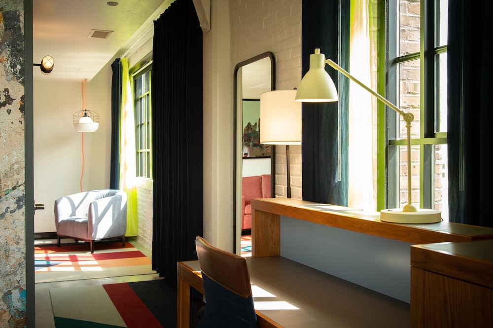 Hotel Indigo Madison Downtown 5/80