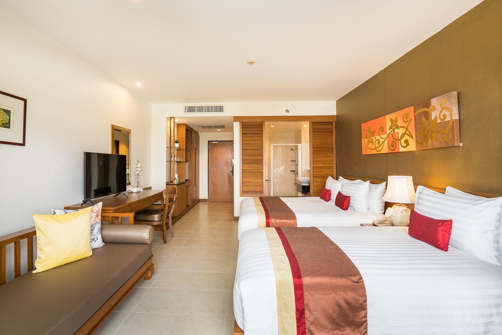 Deluxe, Family, 1 King and 1 Single Beds, Side Sea View