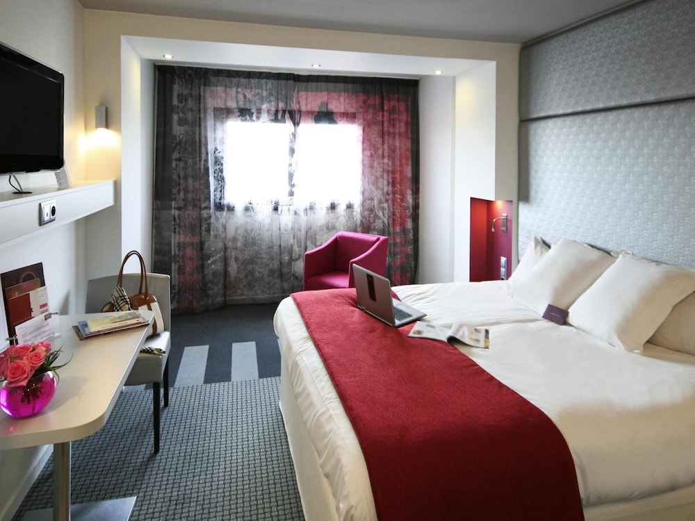 Privilege, Double Bed, Hotel Mercure Paris Montmartre Sacre-Coeur 3/9