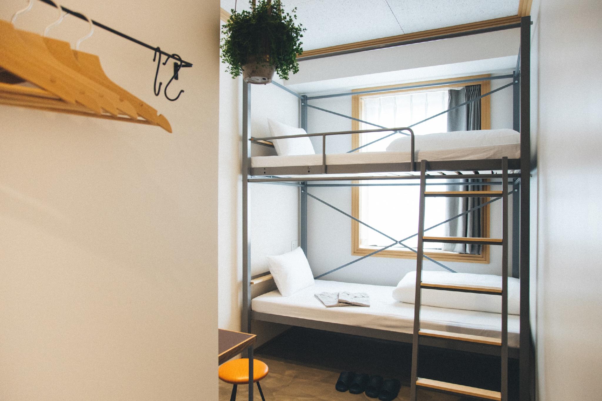 Bank, Standard, Twin Beds