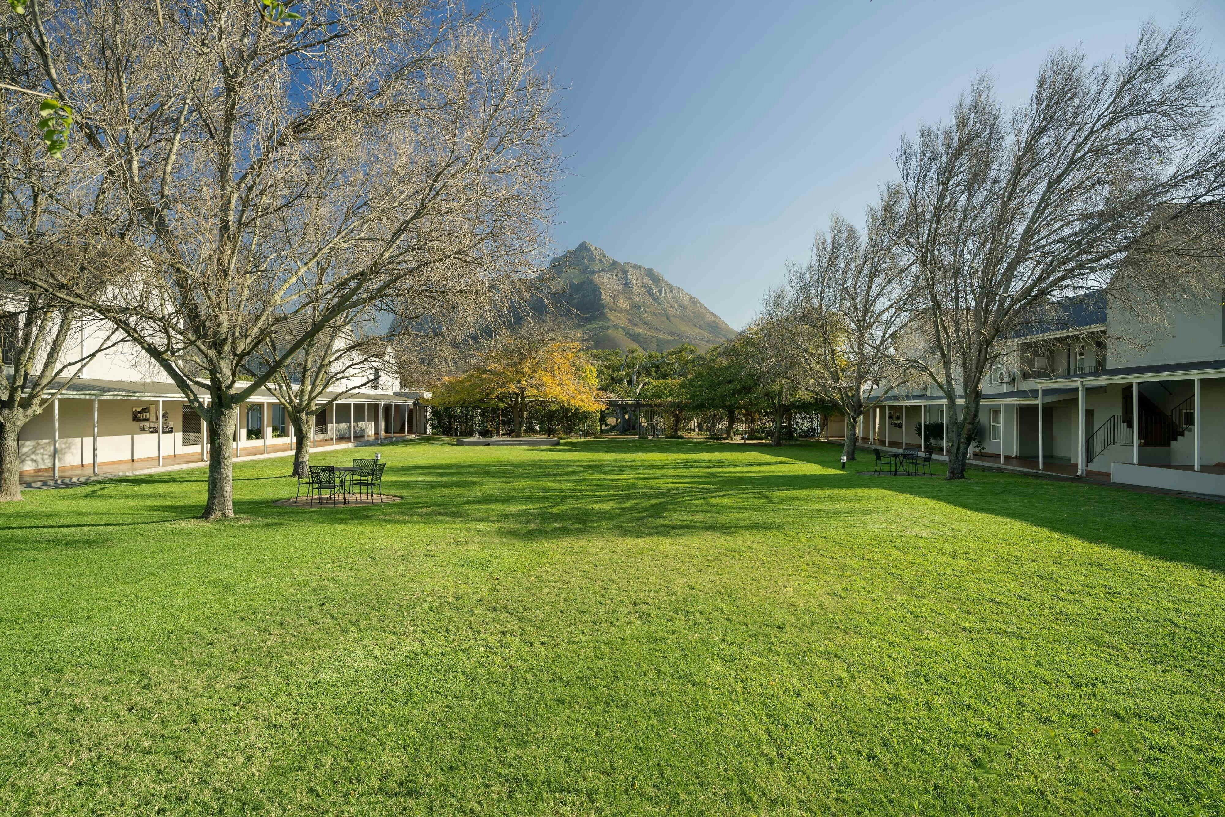 Protea Hotel by Marriott Cape Town Mowbray 9/13